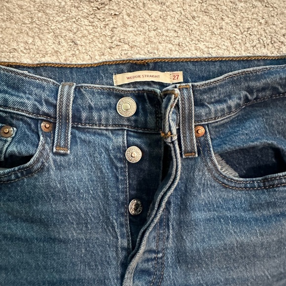 Levi’s Wedgie Straight Jeans - Picture 3 of 4